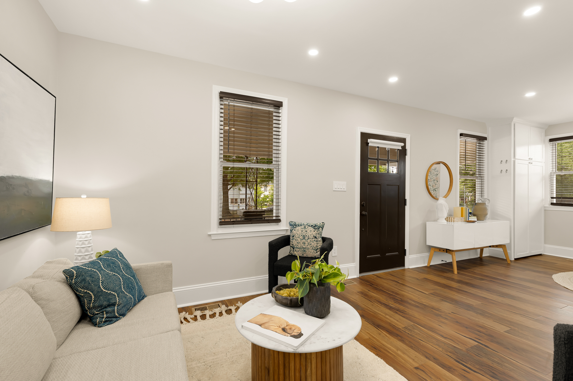 3517 South Dakota Avenue NE_Living Room